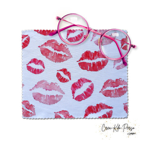 Essuie-lunette Chiffonnette motif Bisous de rouge à lèvre