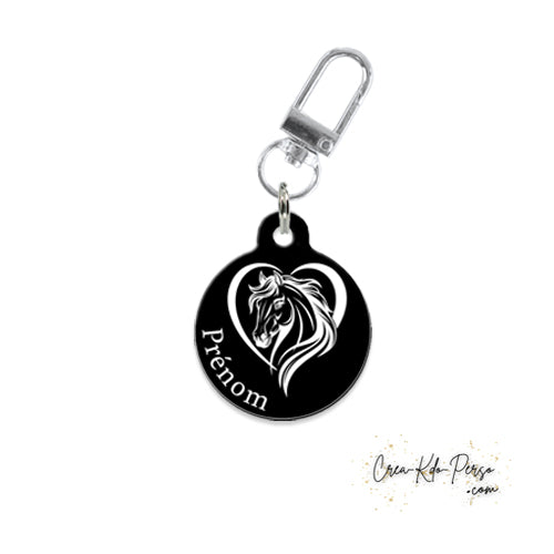 Médaille identification cheval personnalisée pendentif pour licol motif portrait coeur cheval sur fond noir