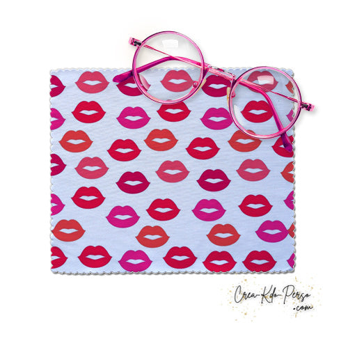 Essuie-lunette Chiffonnette motif Bisous de rouge à lèvre bouche