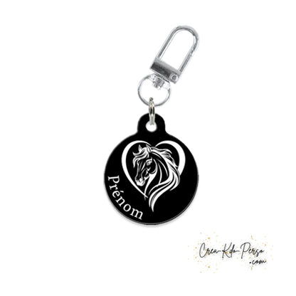 Médaille identification cheval personnalisée pendentif pour licol motif portrait coeur cheval sur fond noir