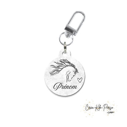 Médaille identification cheval personnalisée pendentif pour licol motif portrait coeur fond beige