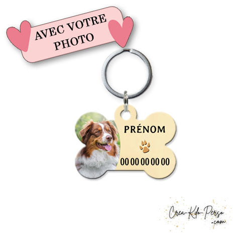 Médaille pendentif chien personnalisée photo forme os fond beige