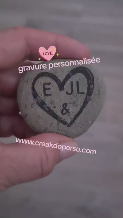 Galet Gravé Personnalisé – Motif Cœur et Initiales | Idée Cadeau Amour & Mariage