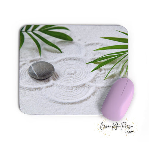 Tapis de souris rectangle souple thème Zen galet dans jardin de sable